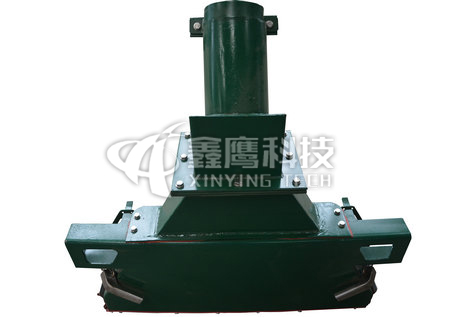 Mineral feeding machine 